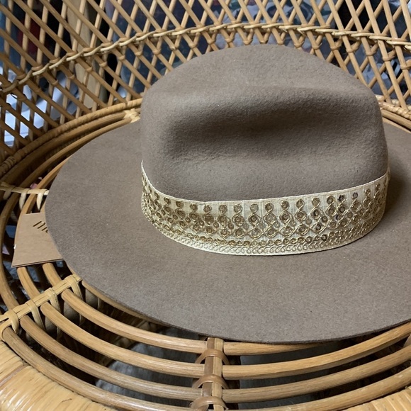 Anthropologie Maradji hat NWT one size taupe gold trimmed display picture 1